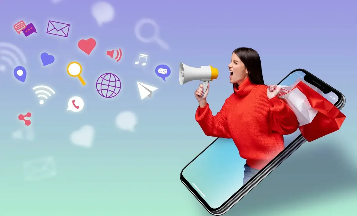 Social media marketing campaign reaching customers on mobile